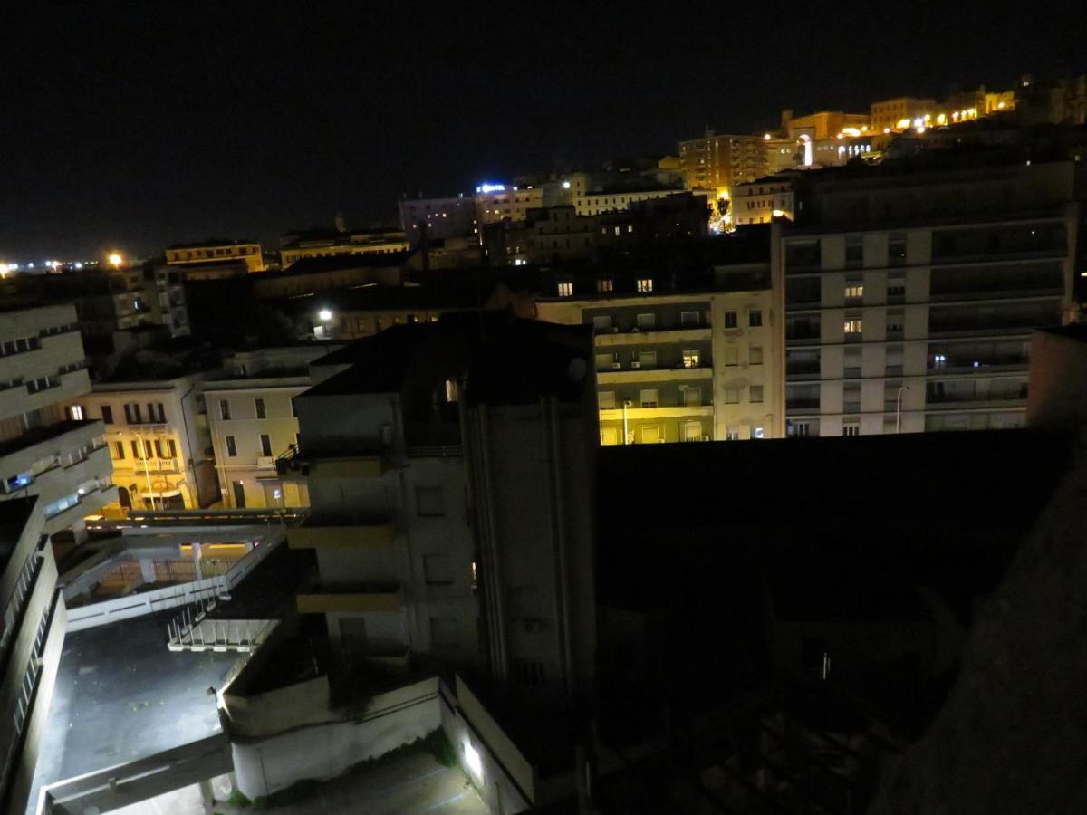 Luna Rossa Rooms Cagliari Luaran gambar