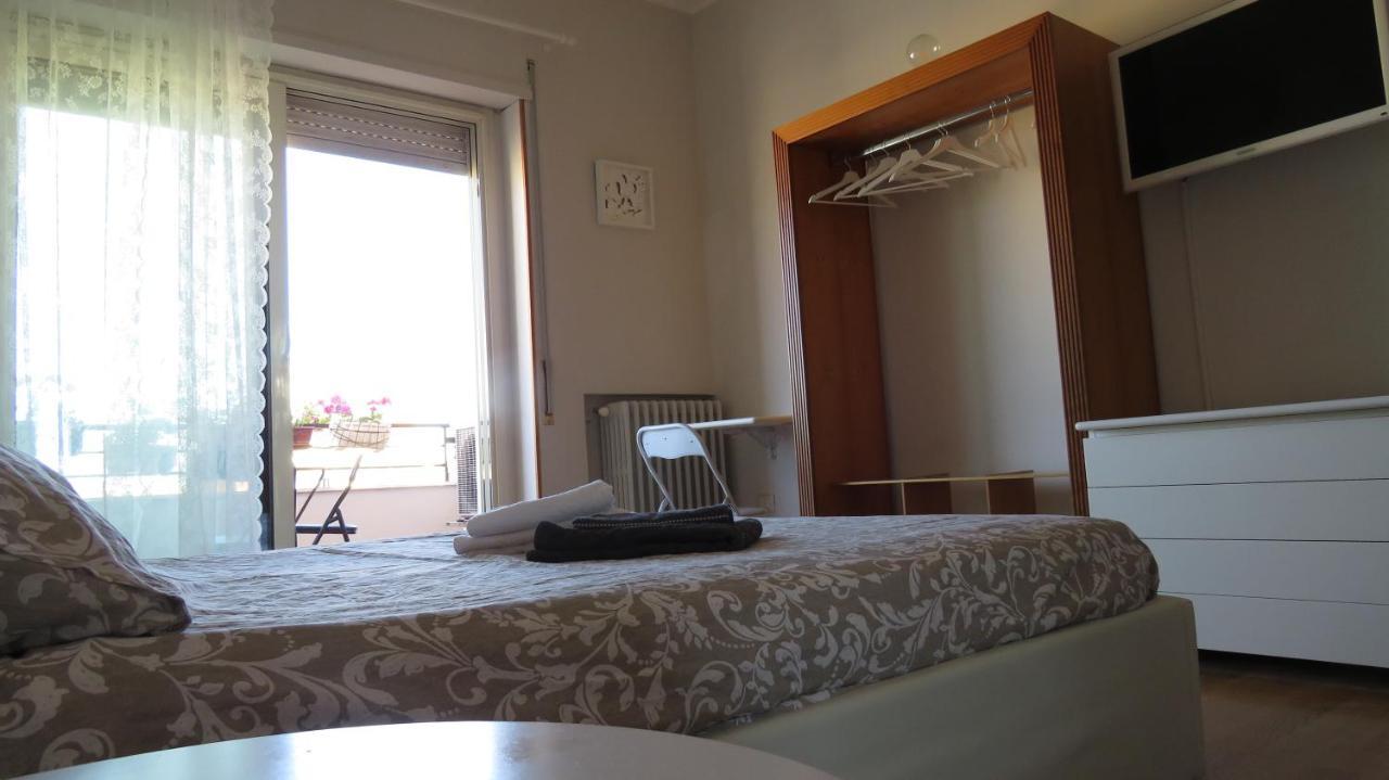 Luna Rossa Rooms Cagliari Luaran gambar