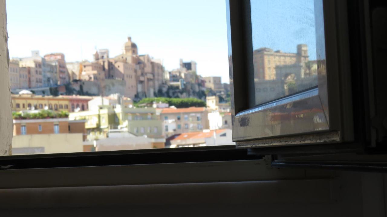 Luna Rossa Rooms Cagliari Luaran gambar