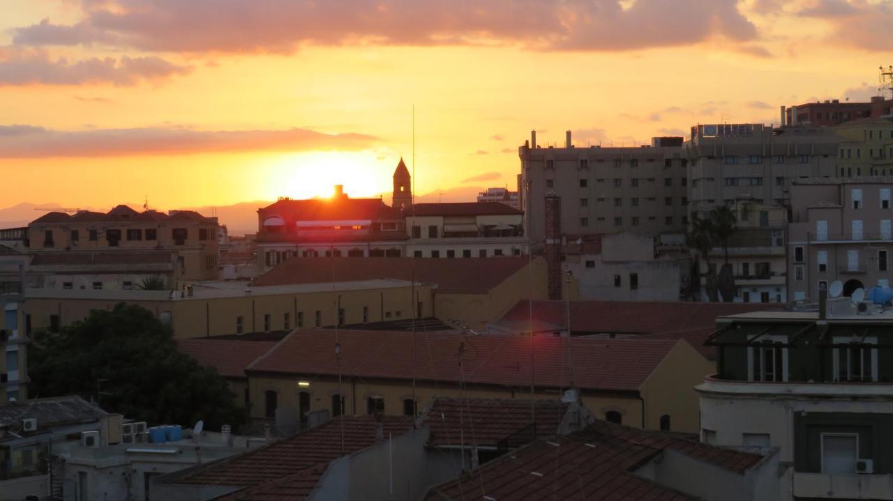 Luna Rossa Rooms Cagliari Luaran gambar